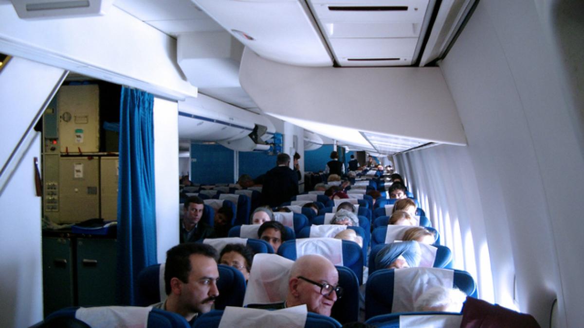 passengers-inside-a-747-1230344-640x480.jpg