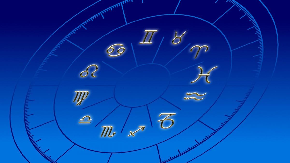 horoscope-96309_1920.jpg