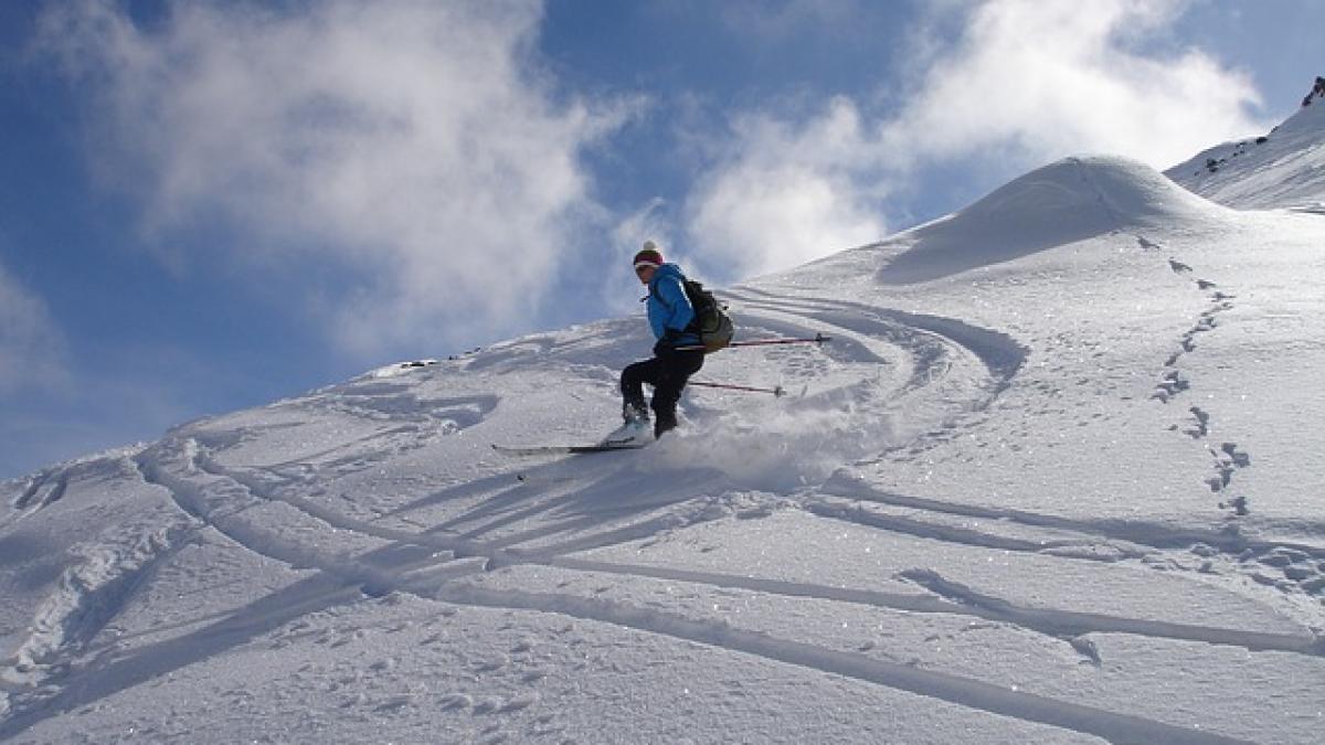 skiing-274394_640.jpg