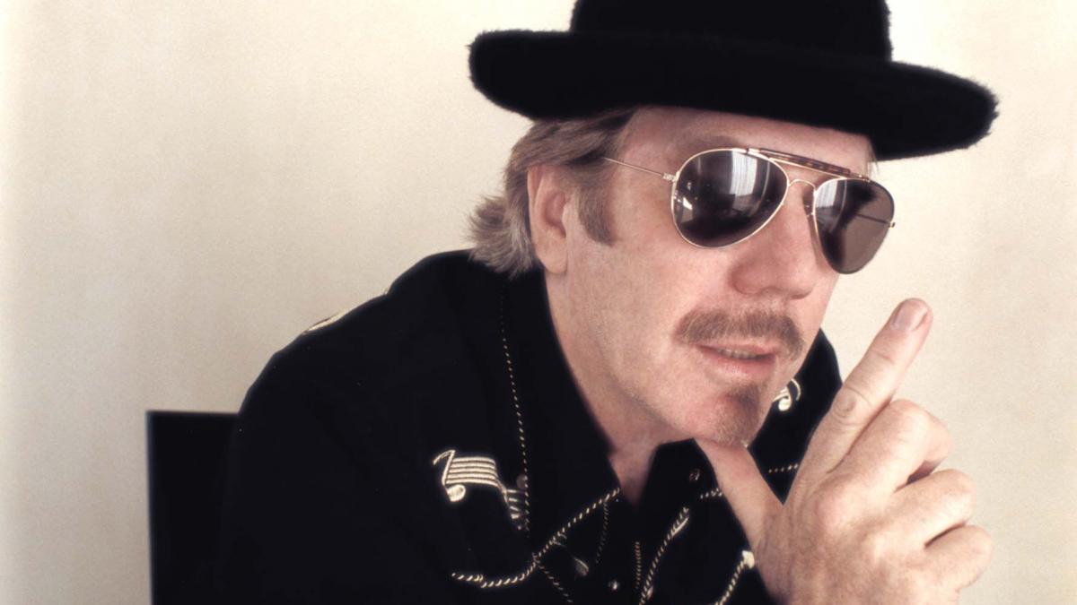 Dan Hicks in Hat 1 2004.jpg