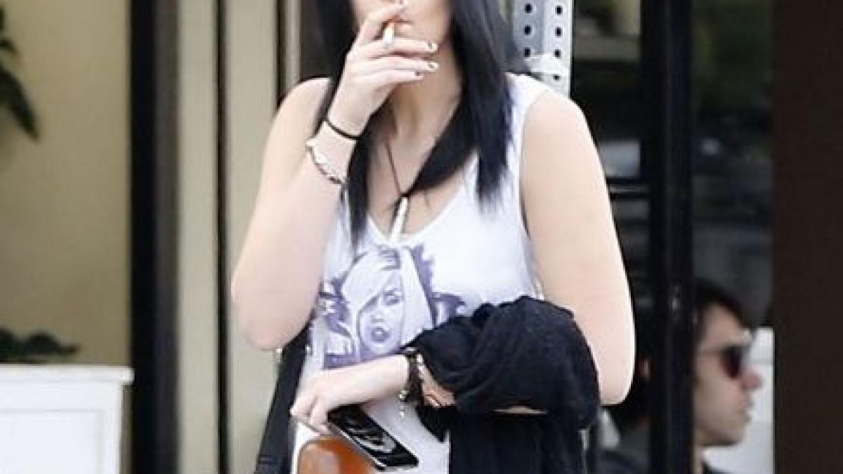 paris jackson hepta.jpg