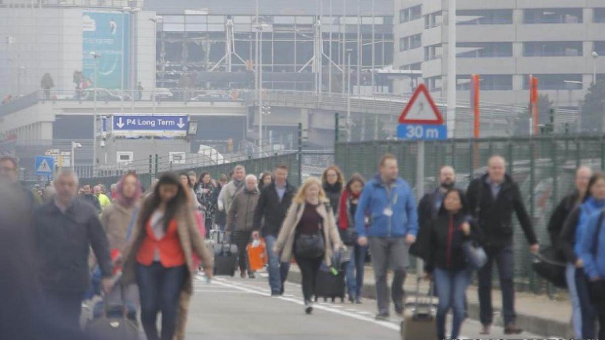 intreg-transportul-public-din-bruxelles-a-fost-suspendat-dupa-exploziile-de-la-metrou-si-aeroport-370346.jpg