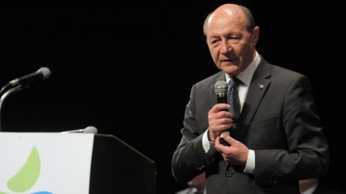 traian-basescu-pe-facebook-372094.jpg