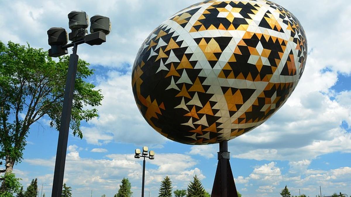 worlds-largest-pysanka-egg-1231199_640.jpg