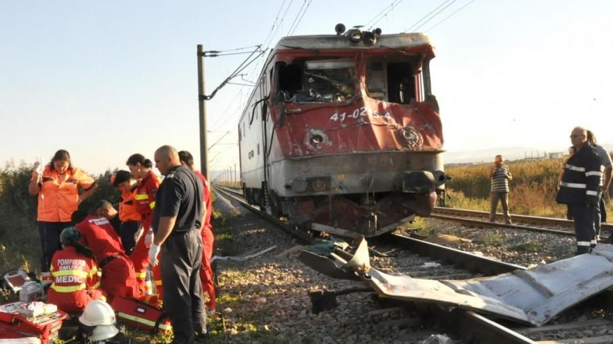 tren accident.jpg