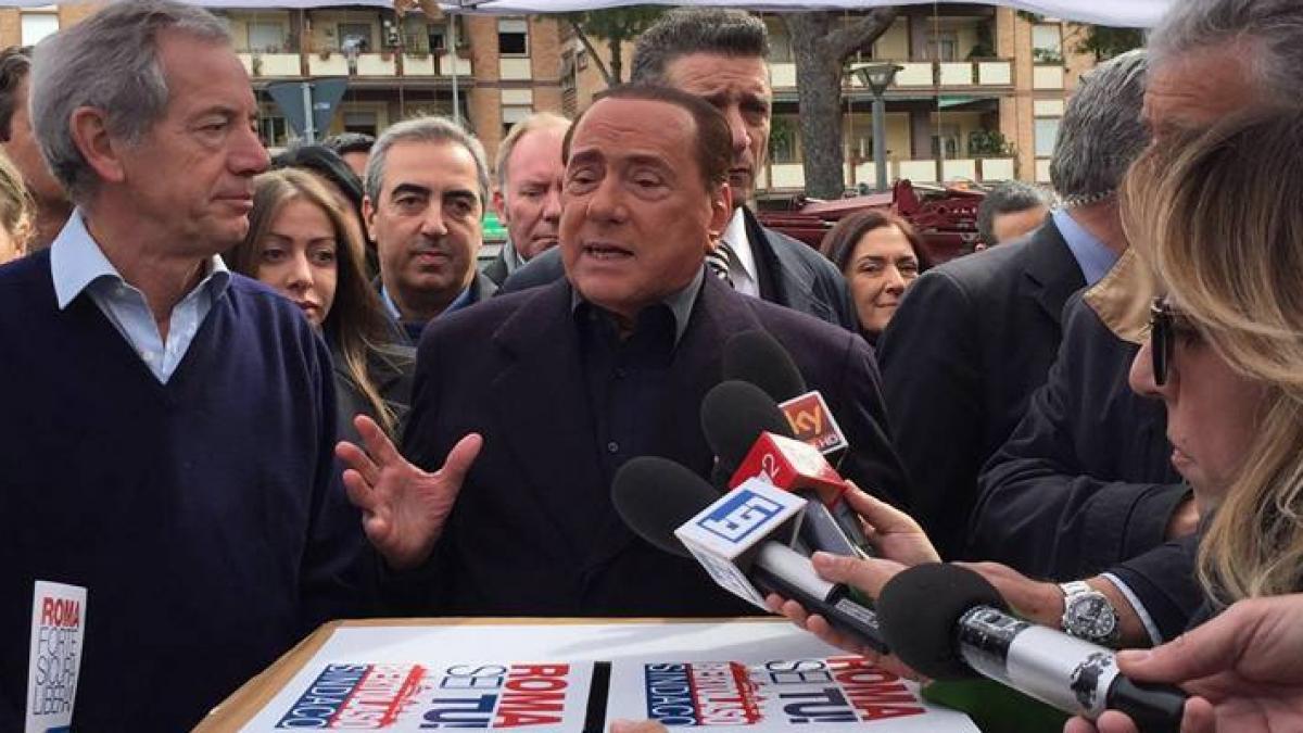 Silvio Berlusconi vinde AC Milan pe Facebook