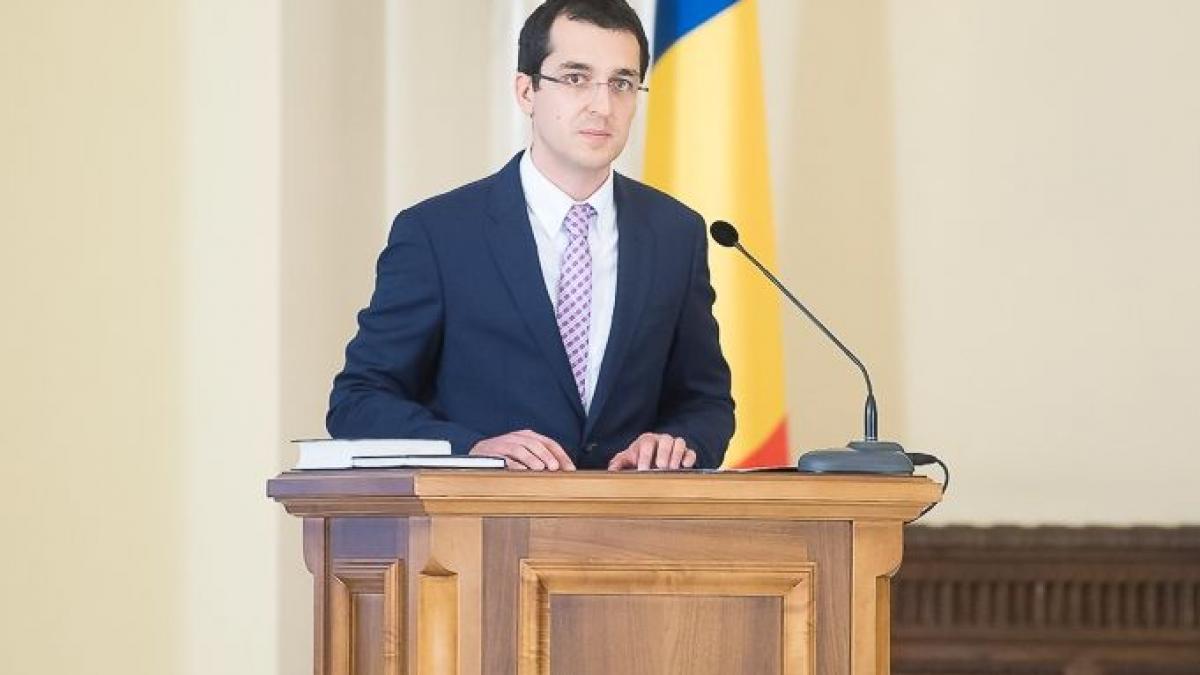 original_ceremonia_de_depunere_a_juramantului_de_investitura_a_domnului_vlad_vasile_voiculescu_in_functia_de_ministru_al_sanatatii_3.jpg