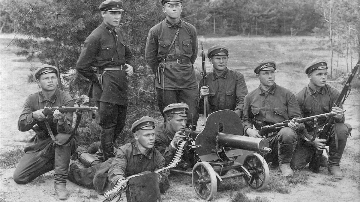 Red_army_soldiers,_end_of_1920s-beginning_of_1930s.jpg