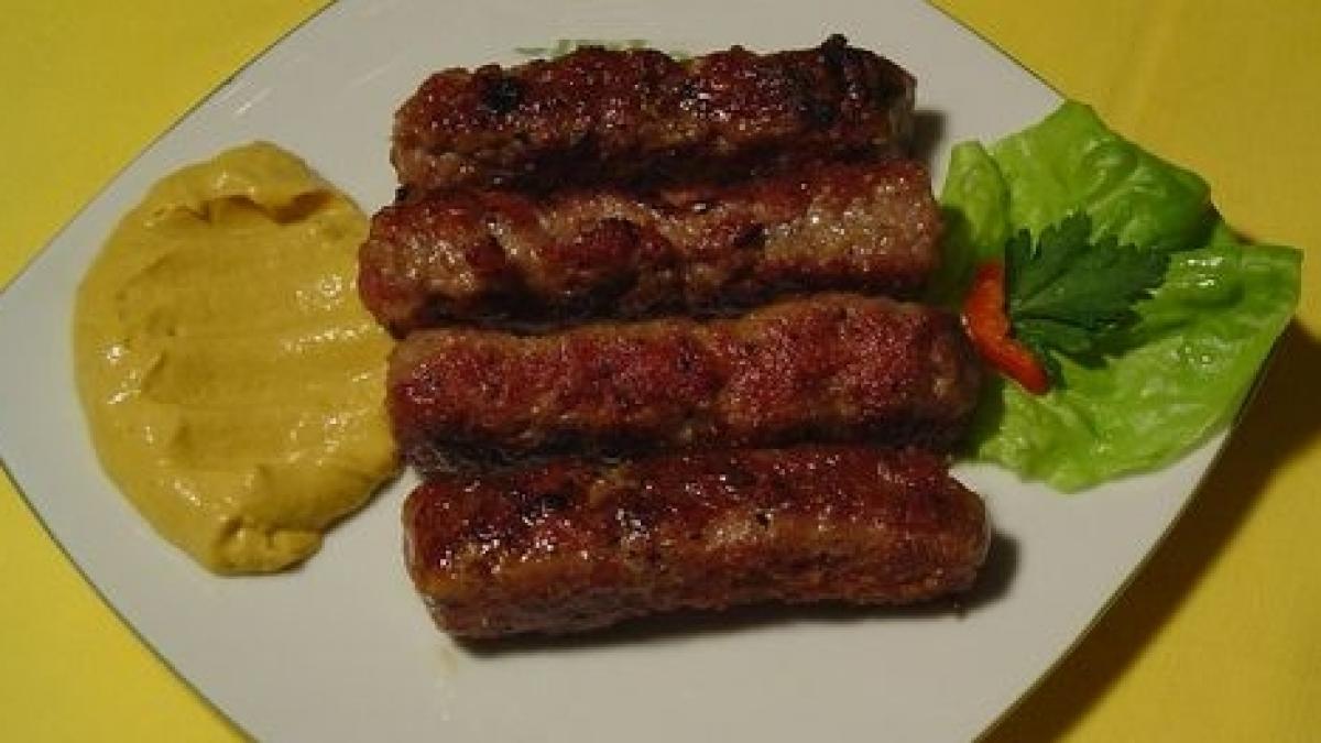 Alertă alimentară! Mici cu E.Coli, într-un hipermarket din Caraș-Severin