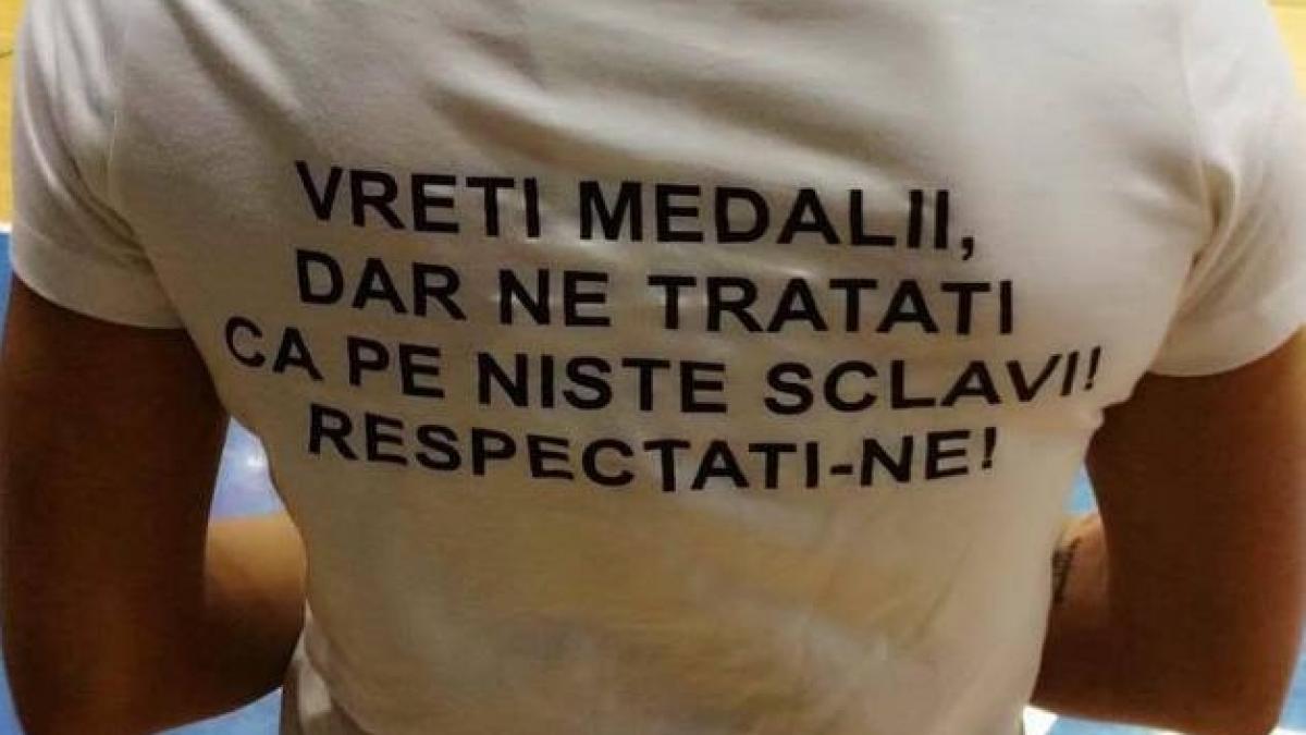 Mesajul dur al unei handbaliste către autorităţi: &quot;Vreţi medalii, dar ne tratați ca pe niste SCLAVI!”