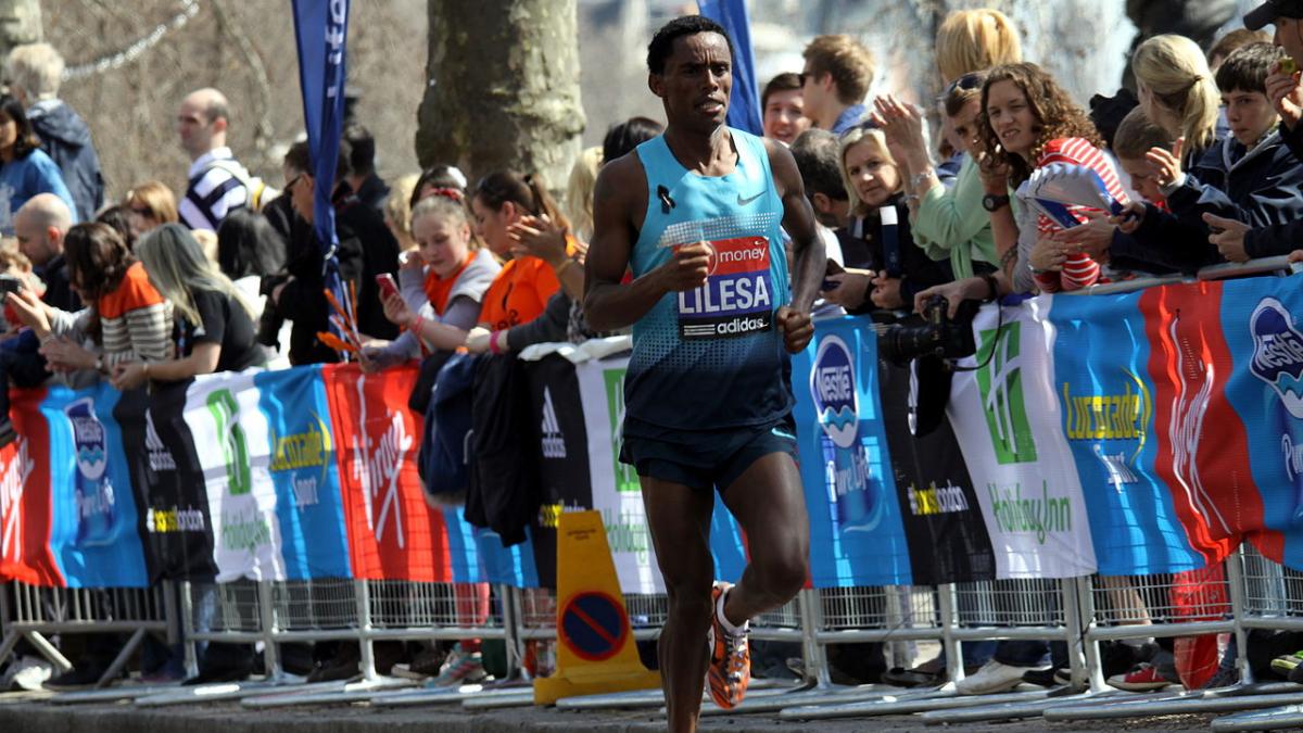 1280px-Feyisa_Lilesa_during_2013_London_Marathon.JPG