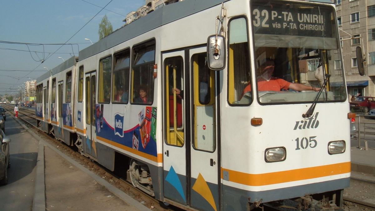 Bucharest_V3A_tram_2.jpg