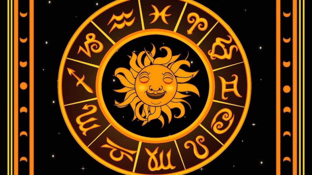 astrology-1244728_640.jpg