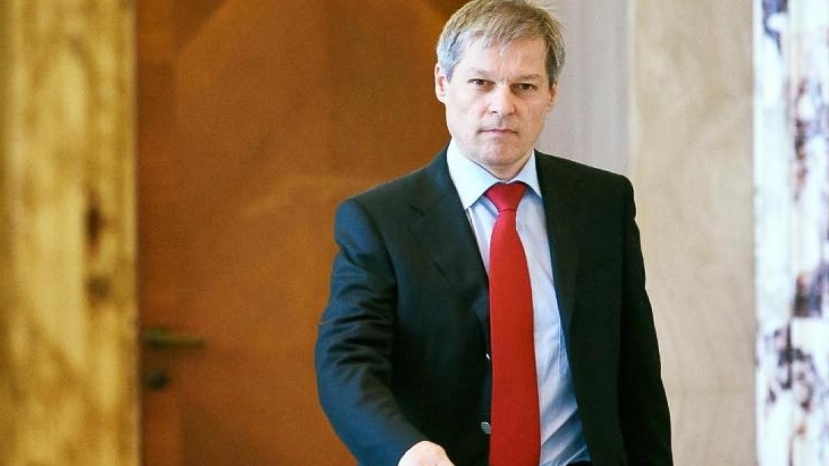 Un tânăr i-a scris premierului: „Mergeţi înapoi la Bruxelles!” Cum a răspuns Dacian Cioloș