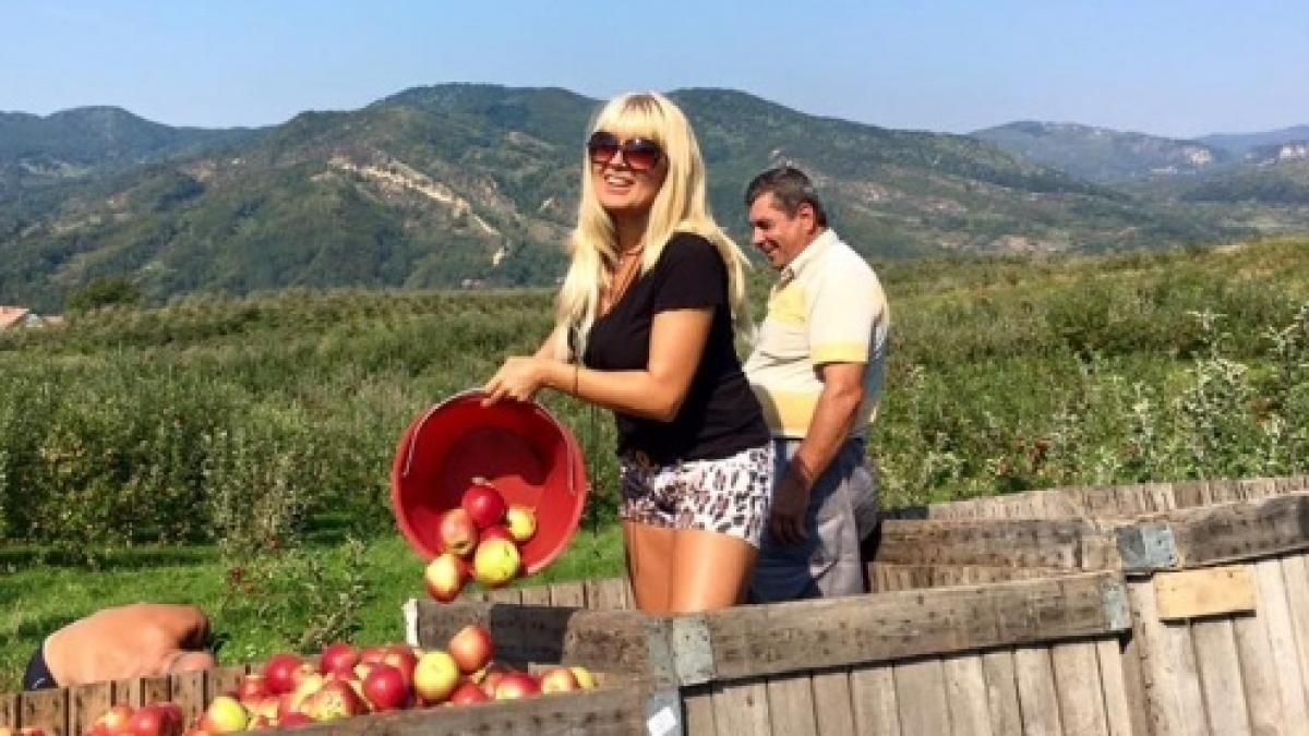 Elena Udrea îndeamnă fanii la rugăciune: &quot;Nu este suficient să citiți. Trebuie să credeți că sunteți ascultați și că dorința vi se îndeplinește&quot;