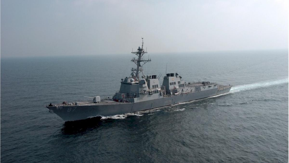 USS_Mason_(DDG-87),_January_2005.jpg