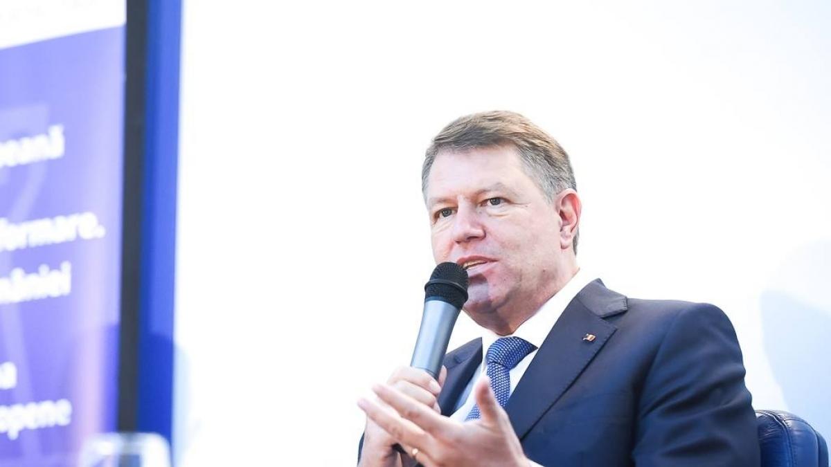 Președintele Klaus Iohannis a primit Medalia Sf. Gheorghe: &quot;Pilda trimite, în plan ideatic, la lupta pe care o duc statele europene&quot;