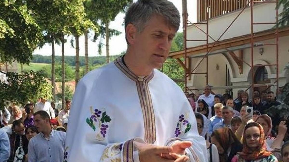 Preot criticat de Patriarhia Română, după ce a postat pe Facebook poze cu Ileana Ciuculete în sicriu