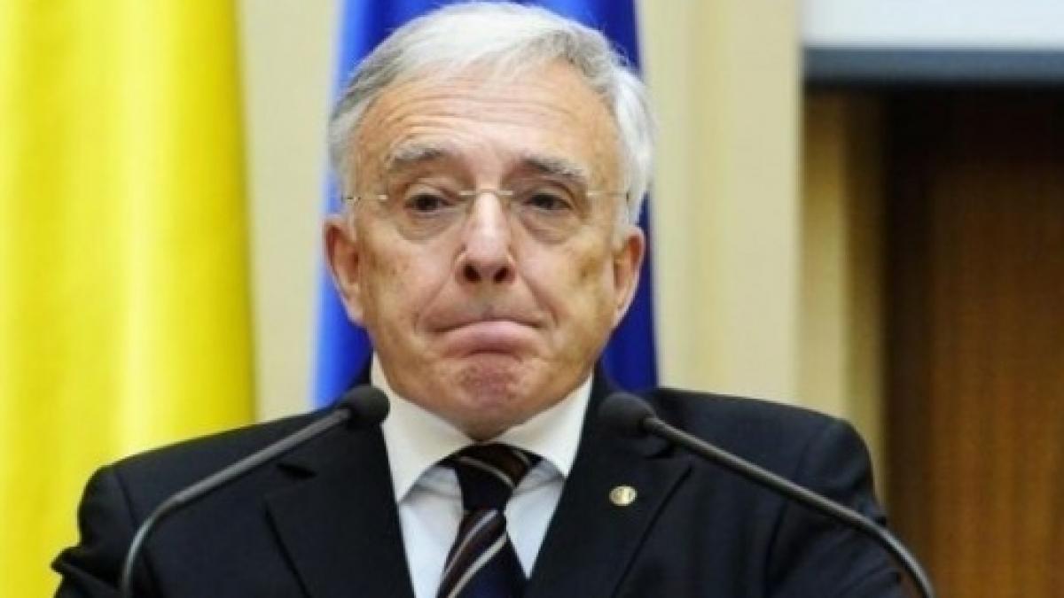 Salariul lui Mugur Isărescu a scăzut. Cât câștigă acum guvernatorul BNR