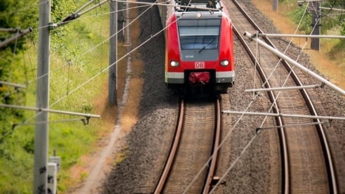 Momente de panică în Spania. Un tren de pasageri a deraiat, iar 21 de persoane au fost rănite 