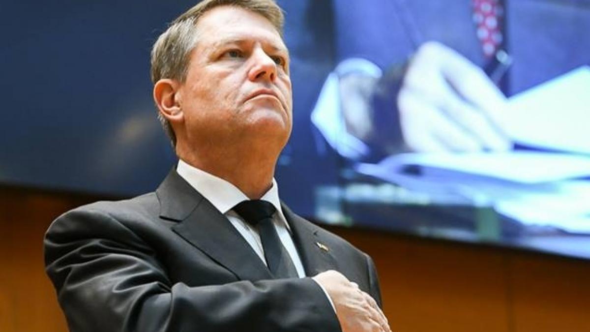 Președintele Iohannis, despre referendumul pentru monarhie: O fumigenă!