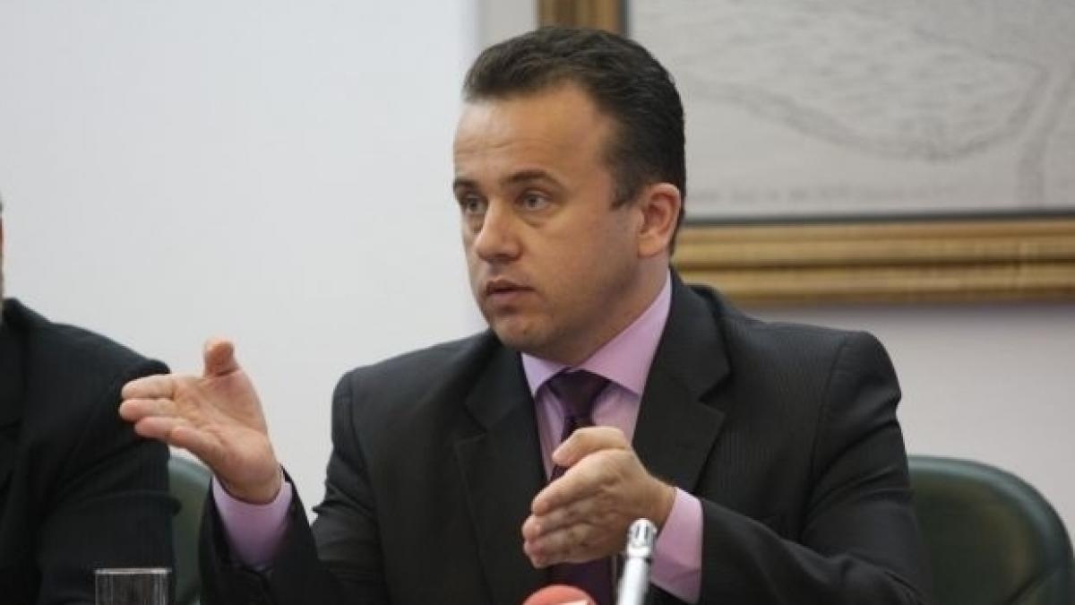 Liviu Pop, noi informații despre interdicția elevilor la telefoanele mobile la cursuri