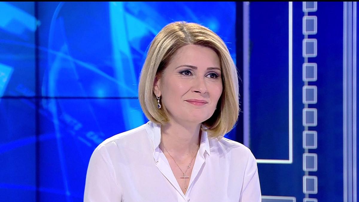 Eroina zilei: Alessandra Stoicescu, omul din spatele campaniei „Dragostea poartă pantofii roșii”