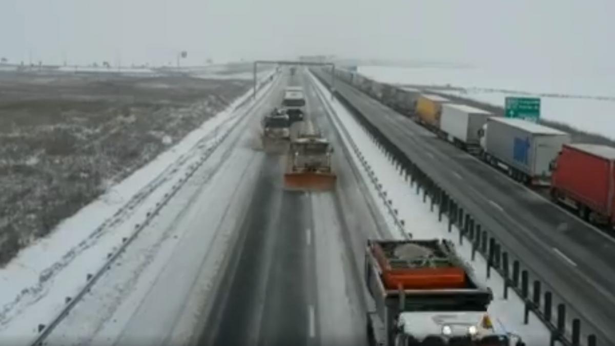 Cum s-a făcut deszăpezirea pe Autostrada Timișoara - Arad - Nădlac (VIDEO)