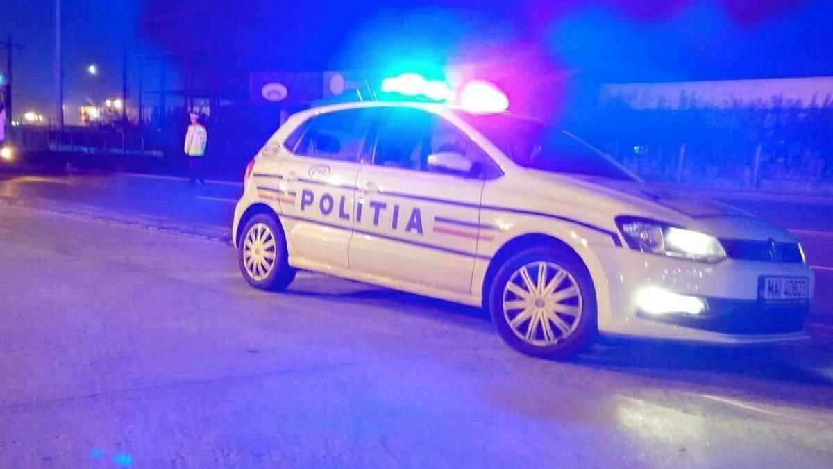 Tânăr găsit mort pe o stradă din Piteşti, după ce ar fi fost aruncat dintr-o mașină. Suspecții au fost depistați în trafic după câteva ore