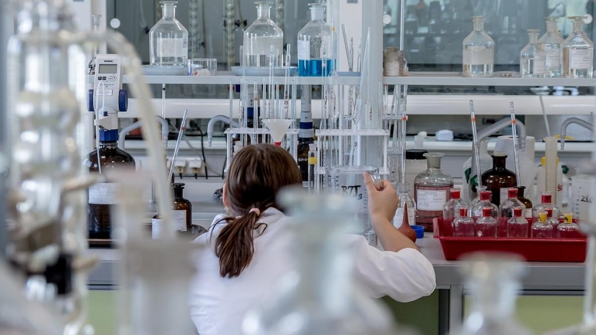 România are cea mai nouă metodă de evaluare a alimentelor. Bacteriile, depistate în timp record