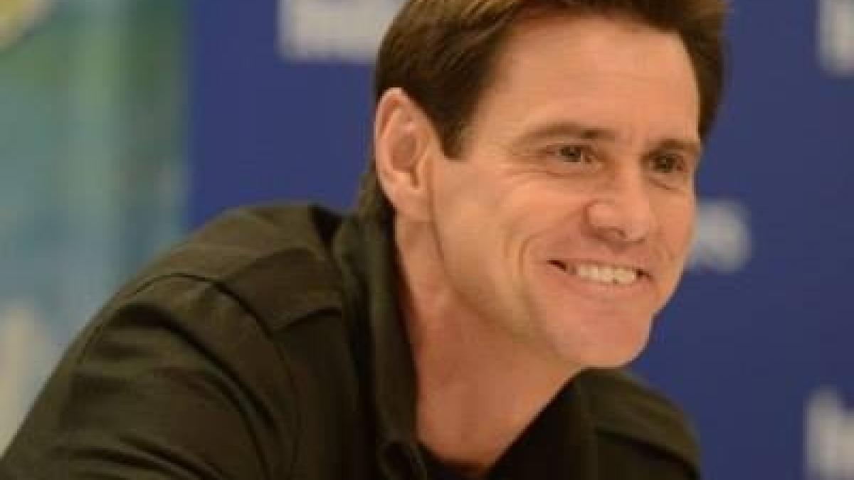 Cuvintele EmoÈ›ionante Ale Actorului Jim Carrey Pentru Umanitate Nu Suntem Imaginile Pe Care Le AfiÈ™Äƒm