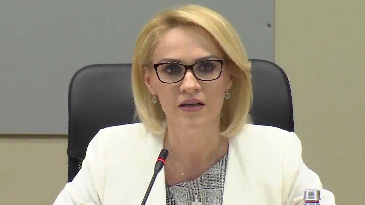 Comandament special pentru gropile din București. Gabriela Firea: Străzile trebuie reparate de urgență