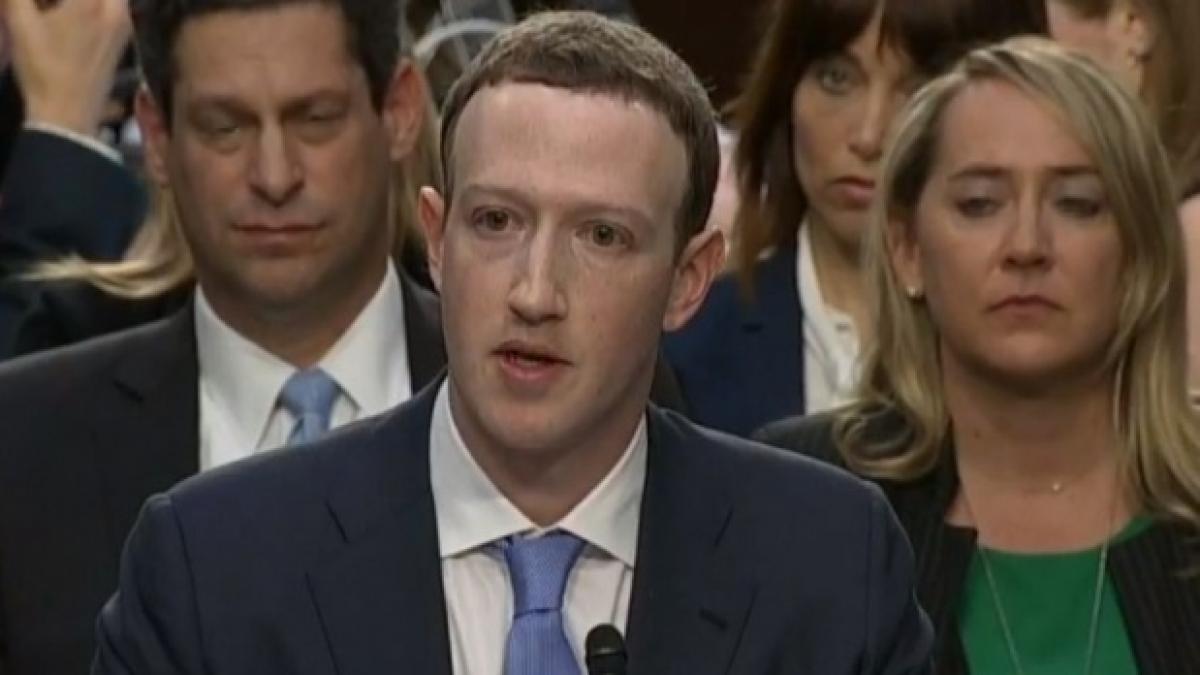 Ce dezvăluie notițele lui Mark Zuckerberg, fotografiate de un reporter la audierile-maraton din Congresul SUA