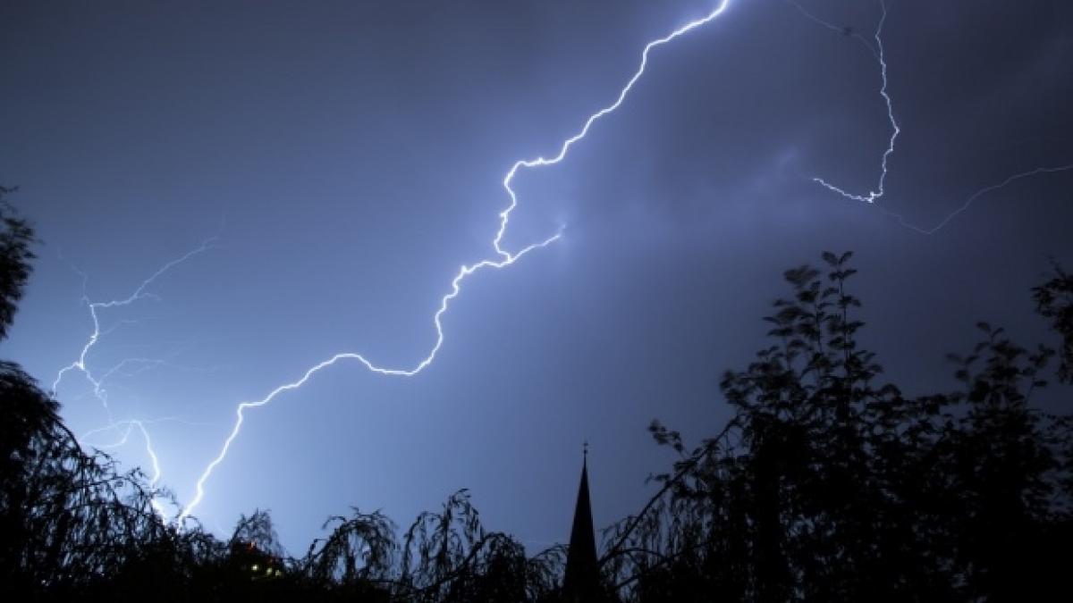 Alertă meteo! Cod galben de furtună în mai multe judeţe