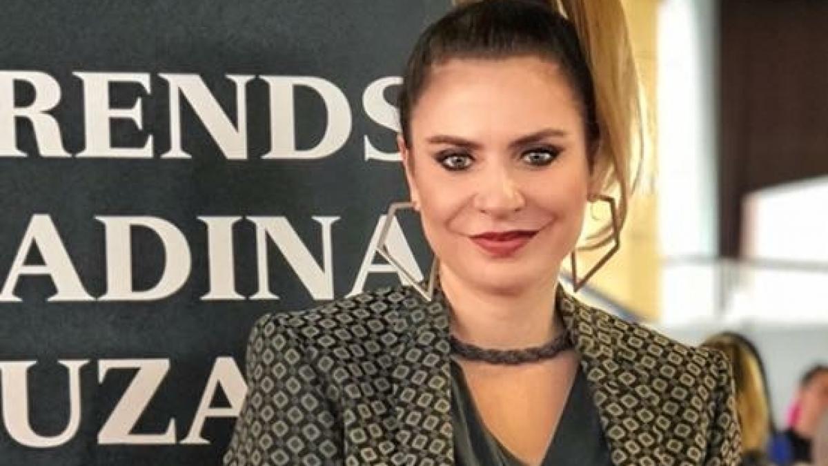 Red code in moda: Adina Buzatu provoaca vedetele feminine sa poarte haine masculine!