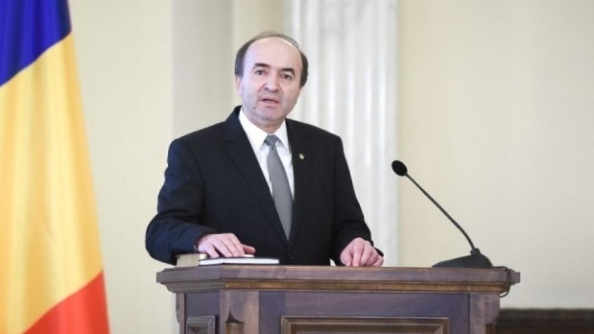 Tudorel Toader, mesaj pentru Klaus Iohannis: „Poate să încalce Constituția și să nu o revoce, dar vin cu altă propunere de revocare”