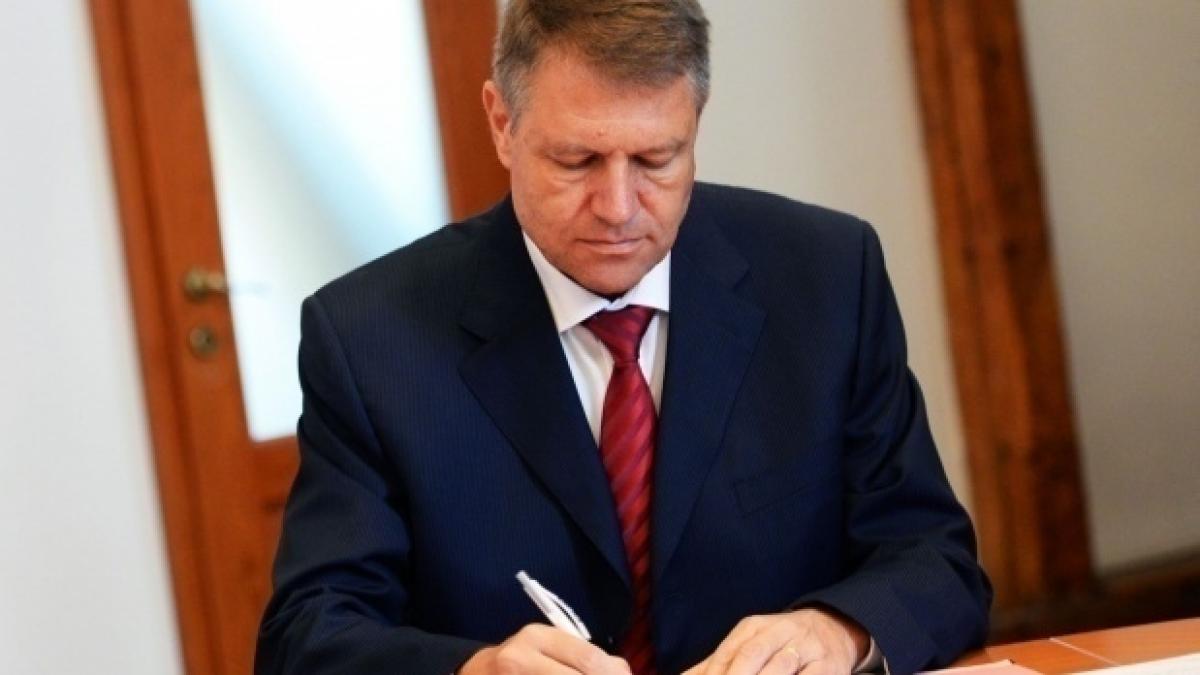 Klaus Iohannis, atacat de susținătorii înfocați după ce a revocat-o pe șefa DNA. Ce i s-a reproșat 