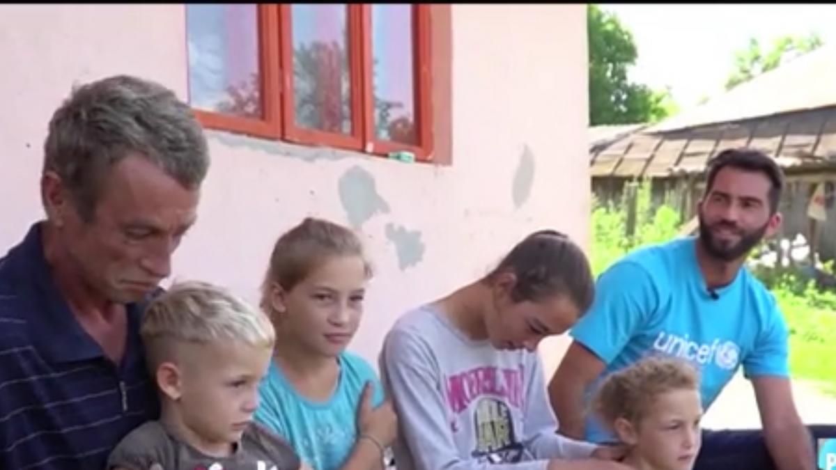 Horia Tecău, vizită emoţionantă la familiile sărace  - VIDEO