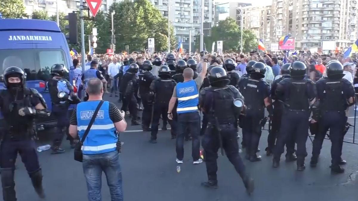 Noi detalii despre procurorul militar, care a fost pe 10 august în Piața Victoriei: A fost prezent la întâlnirea noastră și chiar a vorbit