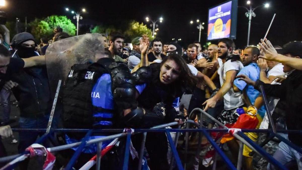 Noi imagini de la protestul de pe 10 august din Piața Victoriei