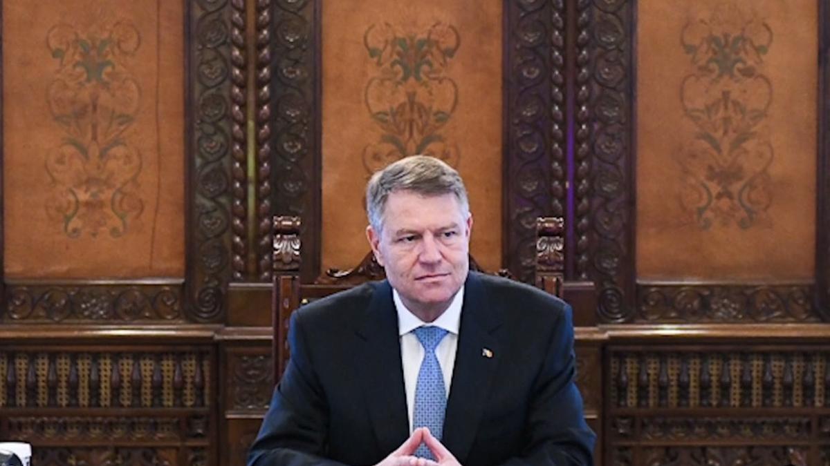 Iohannis, explicație uluitoare privind prezența la ședința PNL: Cum și eu și ședința suntem în Sibiu, am venit să îi salut