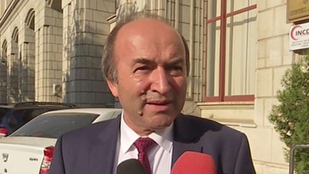 Tudorel Toader, după acuzațiile lui Augustin Lazăr: „Fiecare se exprimă după cum îi dictează limitele de înțelegere”