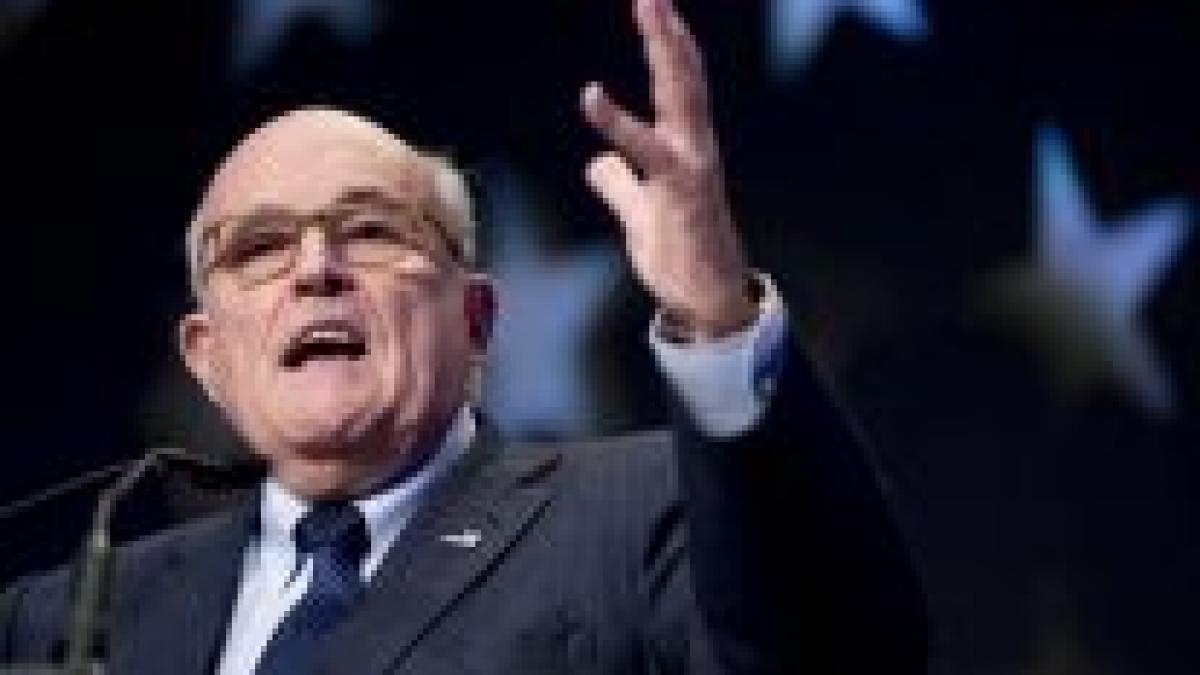 Cine îi răspunde lui Rudolph Giuliani. „Mecanismul pe care îl vizați controlează întreaga societate”