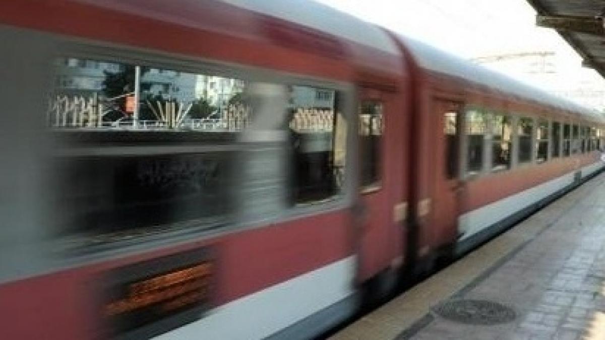 Un tânăr de 29 de ani a murit după ce a fost lovit de tren