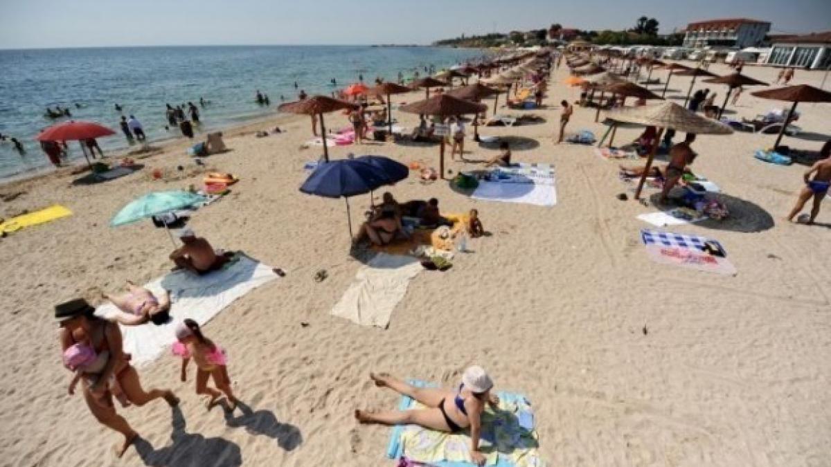 Prețurile au scăzut până la 30% pe litoral. Cât costă o săptămână la mare în septembrie