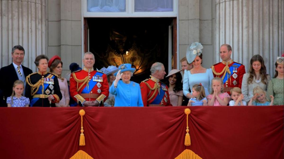 Regulile ciudate pe care trebuie să le respecte familia regală britanică. De ce le sunt interzise fructele de mare