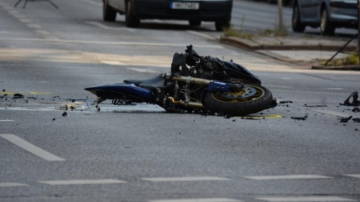 Accident grav pe centura Capitalei. Un motociclist și-a pierdut viața, după ce un autoturism l-a lovit frontal