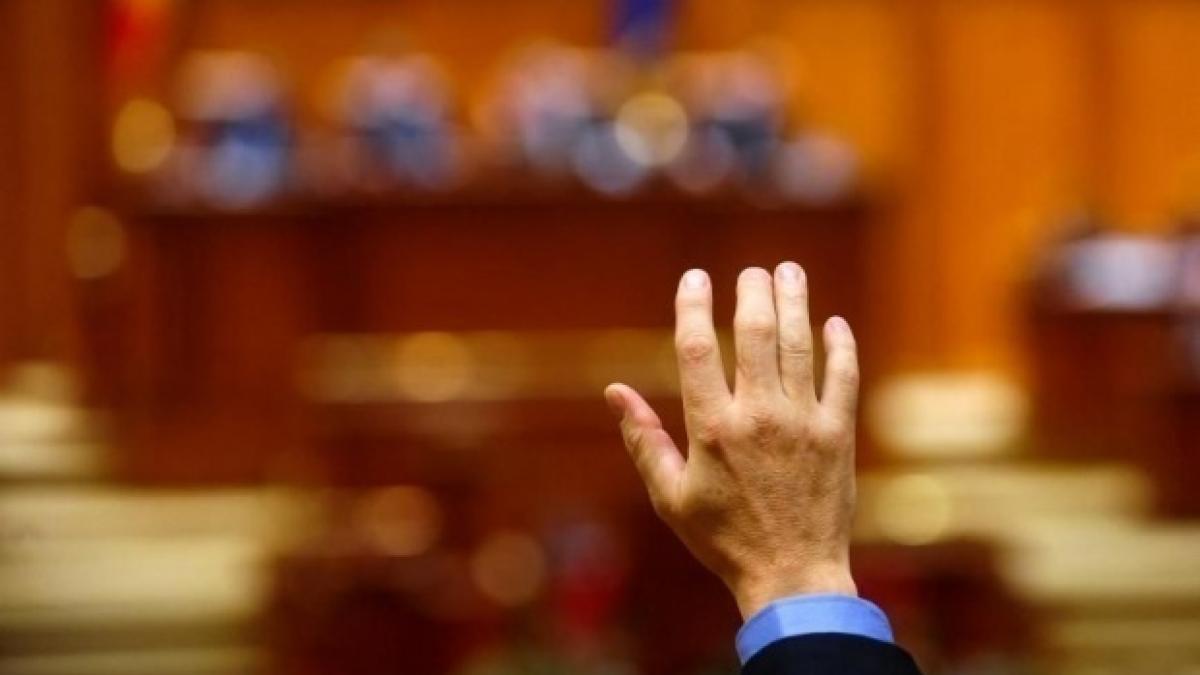 Legea offshore modificată, votată în Senat