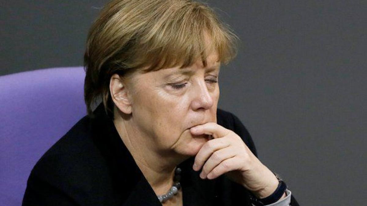 Cine este bărbatul care candidează împotriva Angelei Merkel pentru şefia partidului condus de cancelarul german