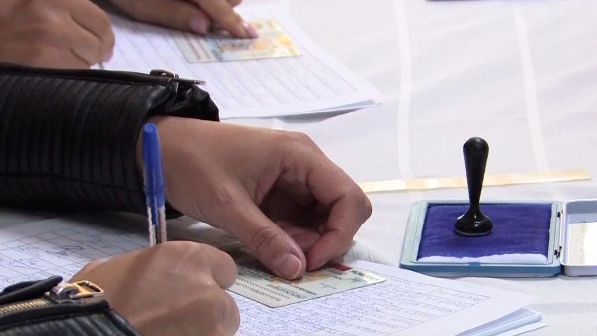 REFERENDUM FAMILIE 2018. Dosar penal pentru un bărbat care a votat de două ori la referendum. Explicaţia lui este incredibilă